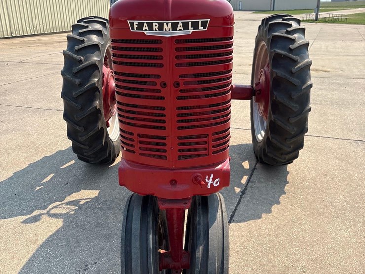1949-farmall-m-tractor-image-12