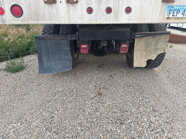 1991-peterbilt-grain-truck-image-11