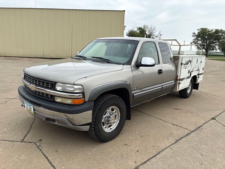 1999-chevrolet-k2500-image-1