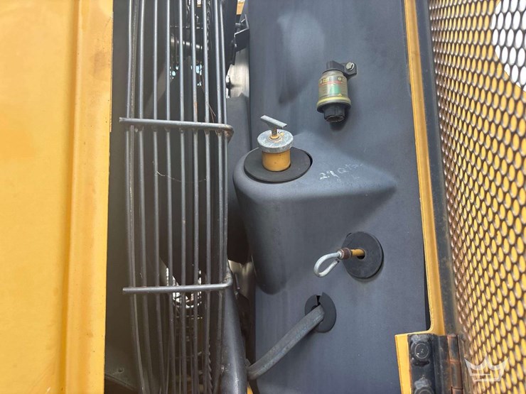 2007-caterpillar-938g-image-11
