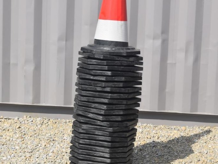 safety-cones-48551-image-1