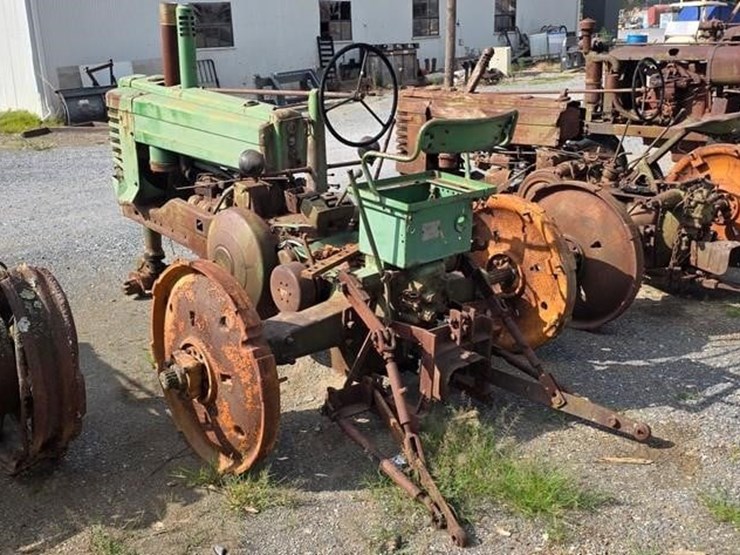 john-deere-tractor-(not-running)-image-3