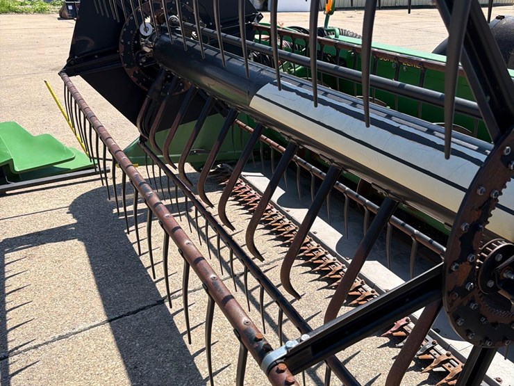 john-deere-630f-image-34