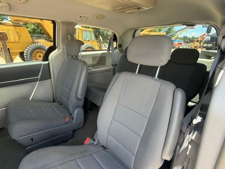 2009-dodge-grand-caravan-sxt-image-27