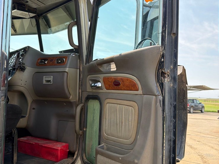 2007-peterbilt-379-image-60