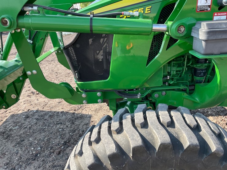 2022-john-deere-5055e-image-35