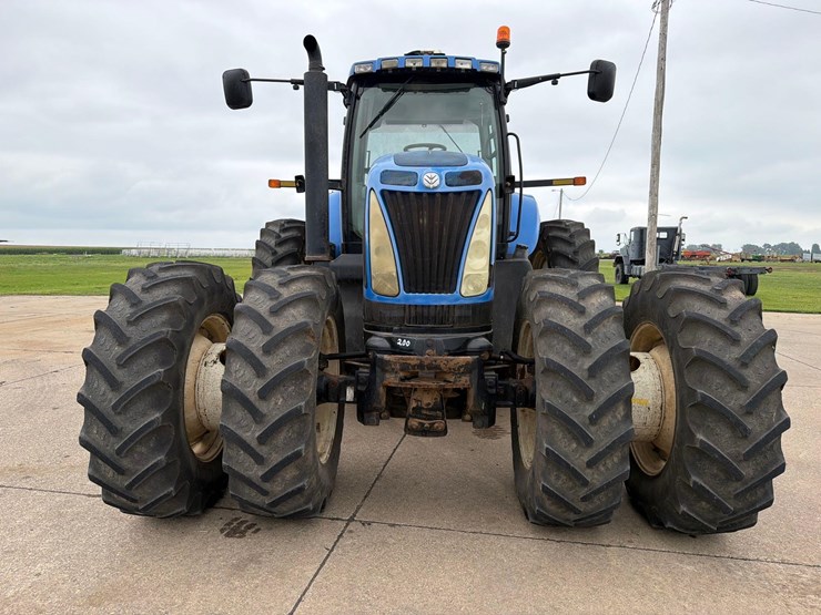 2009-new-holland-t8050-image-2
