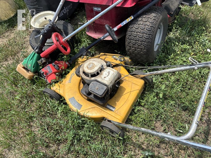 assortment-of-lawn-mowers,-weed-eaters,-string-tim-image-5