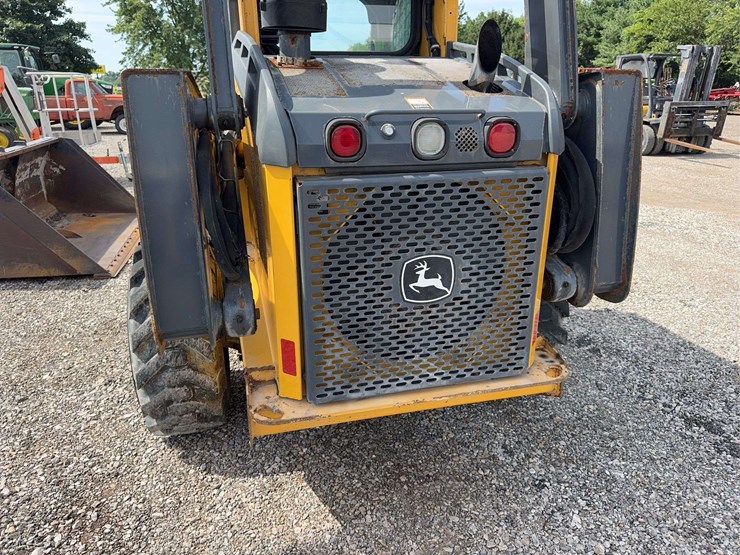 deere-328d-image-7