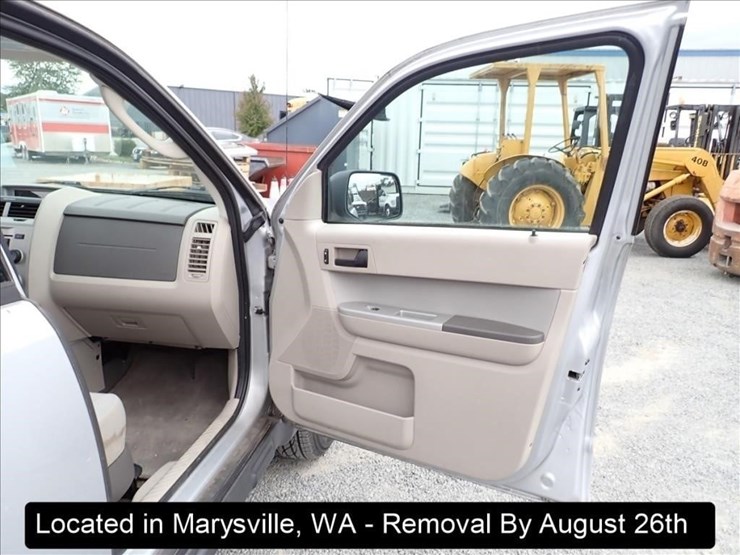 2011-ford-escape-image-24