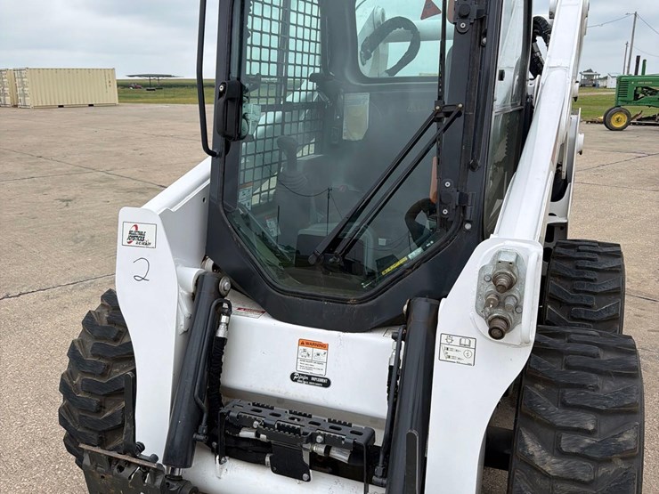 2022-bobcat-s770-image-15