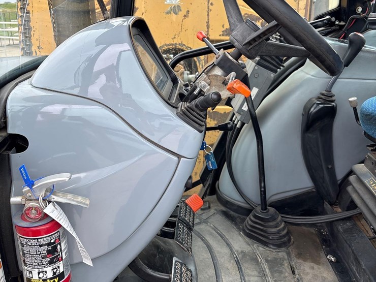 new-holland-ts6.125-image-47