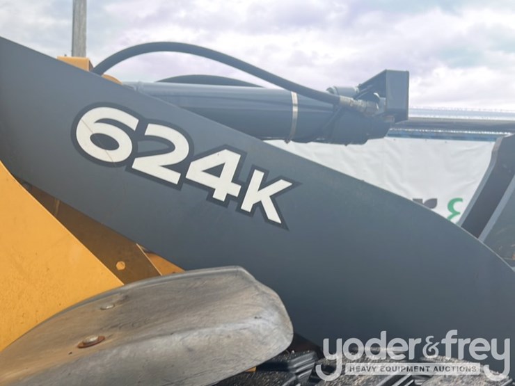 2014-deere-624k-image-65