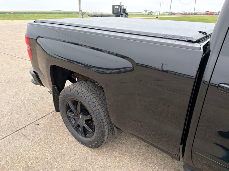 2018-chevrolet-1500-image-20