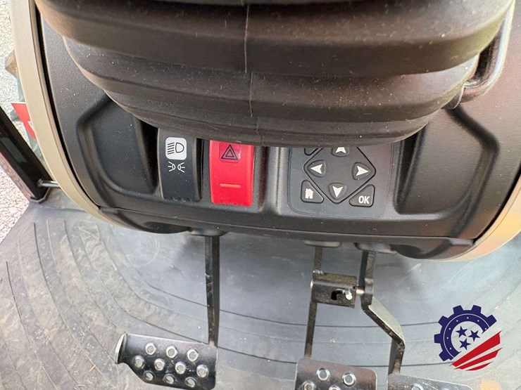 2023-massey-ferguson-5711-image-75