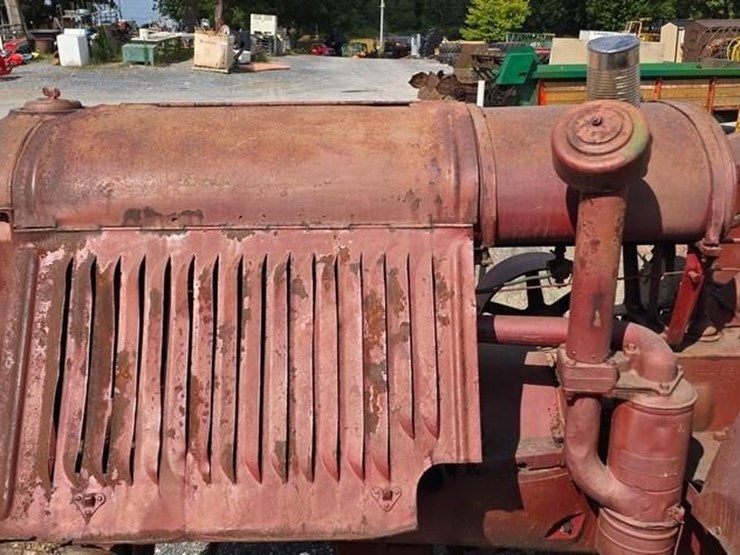 mccormick-deereing-1020-tractor-(not-running)-image-15