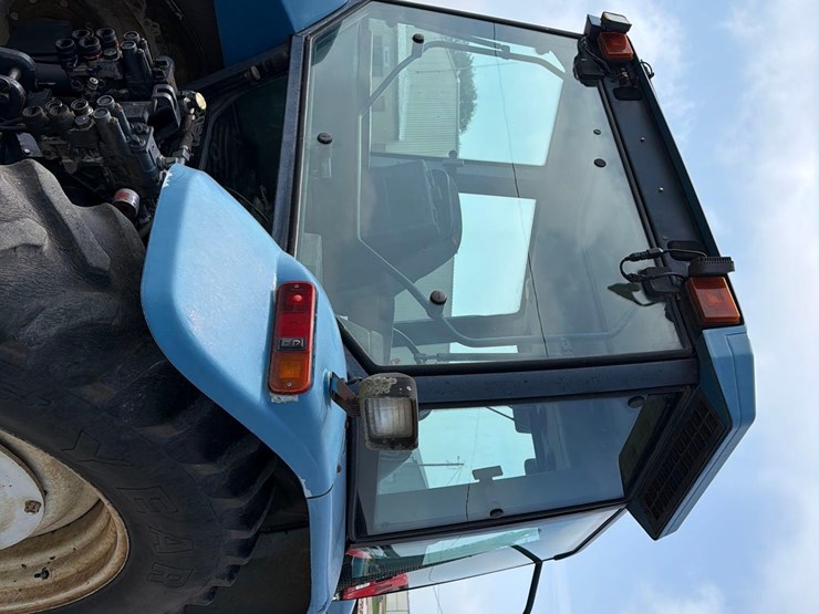 new-holland-8560-image-24