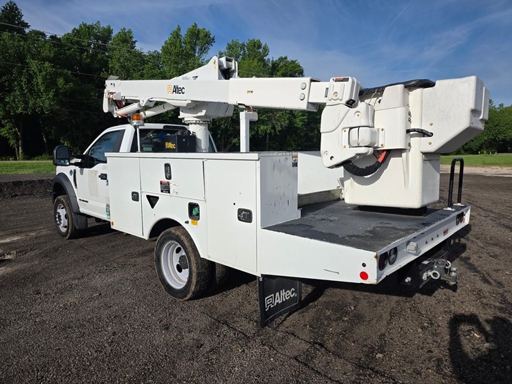 ford-f550-image-3