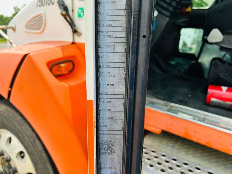 2005-kenworth-t300-image-69