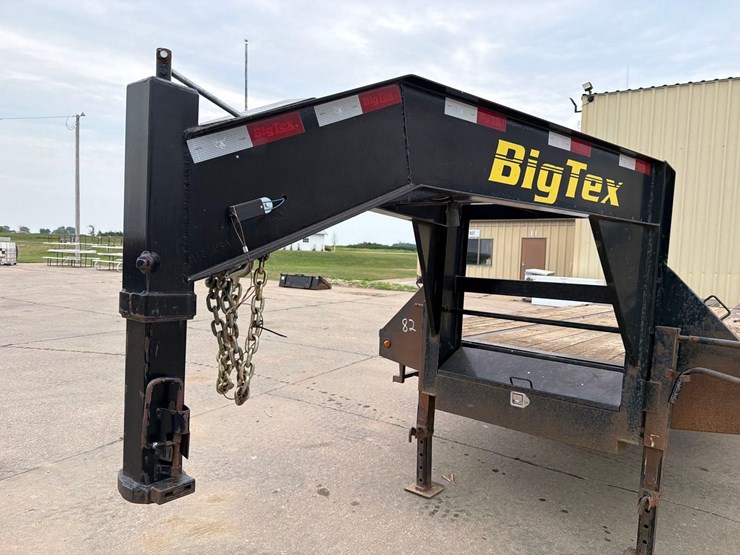 2013-big-tex-102”-x-30ft-gooseneck-flatbed-trailer-image-17