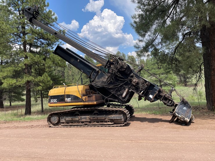 2005-caterpillar-320c-image-1