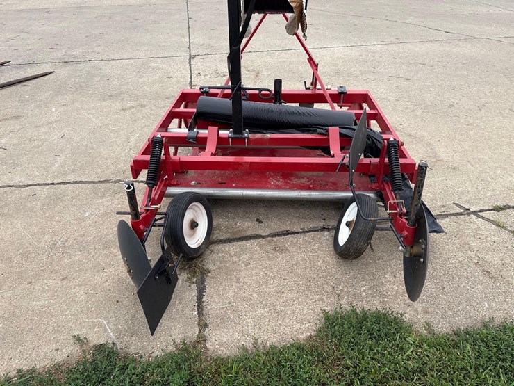 3pt-compact-raised-bed-mulch-layer-image-3