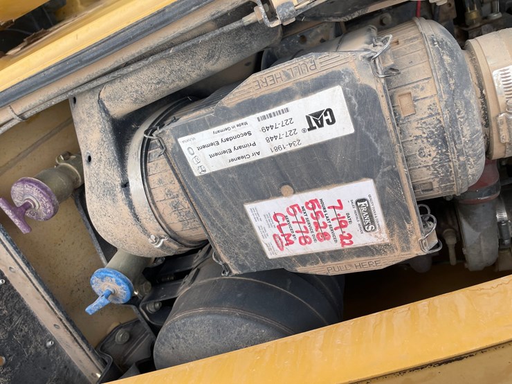 caterpillar-416d-image-48