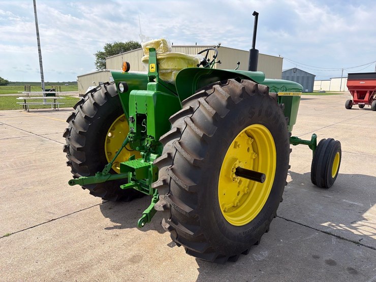 john-deere-4020-image-4