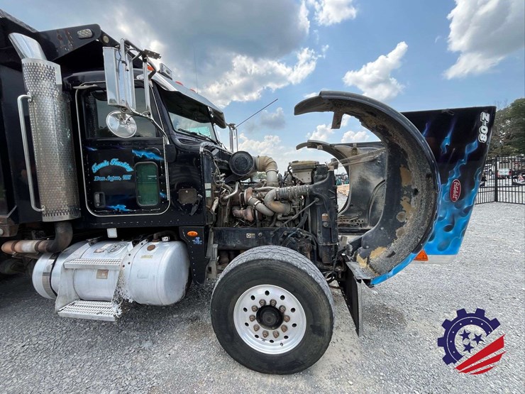 2008-peterbilt-365-image-46