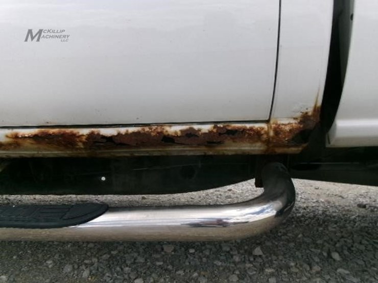 2001-chevrolet-silverado-3500-image-17