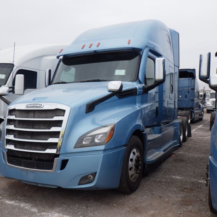 2021 FREIGHTLINER CASCADIA 126