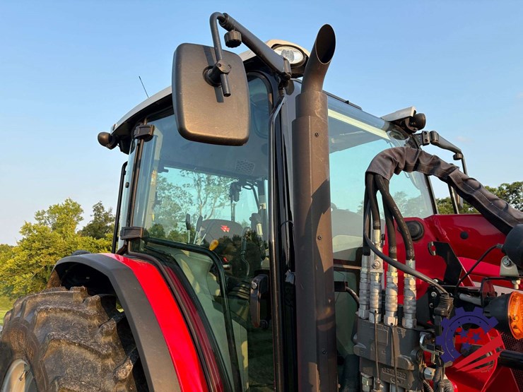 2023-massey-ferguson-5711-image-44