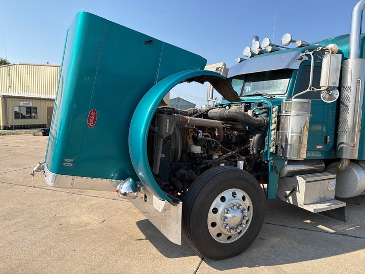 2007-peterbilt-379-image-55