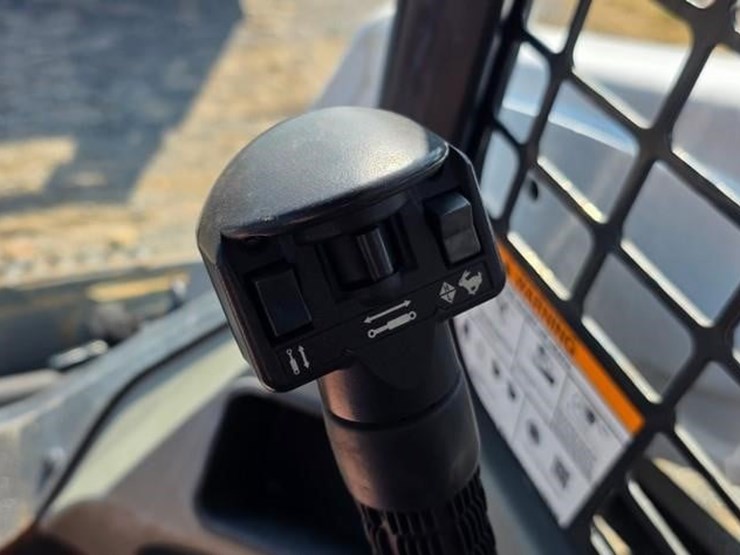 2019-bobcat-t595-image-50