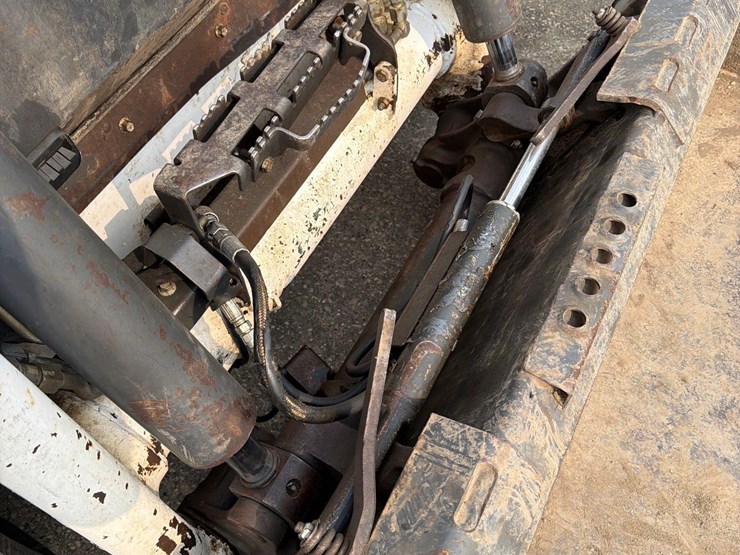 2021-bobcat-t76-image-36