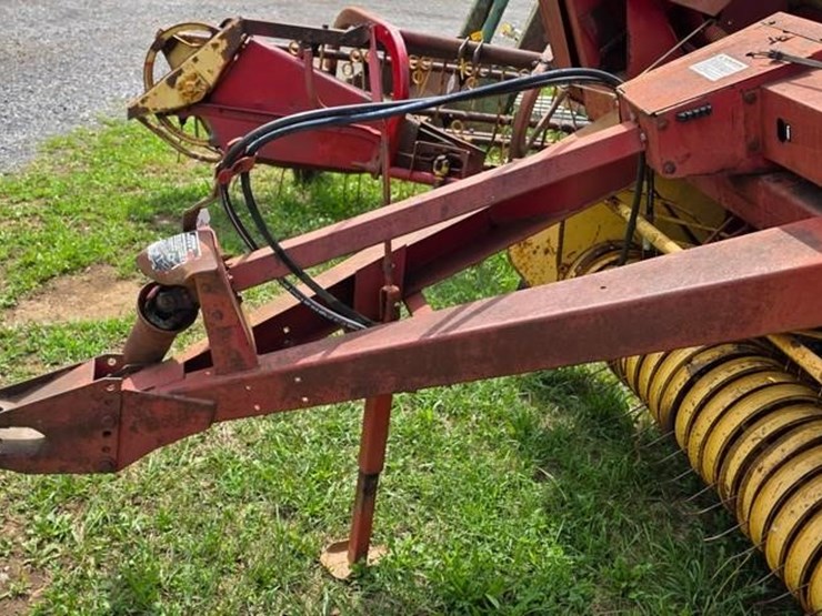 new-holland-846-image-6