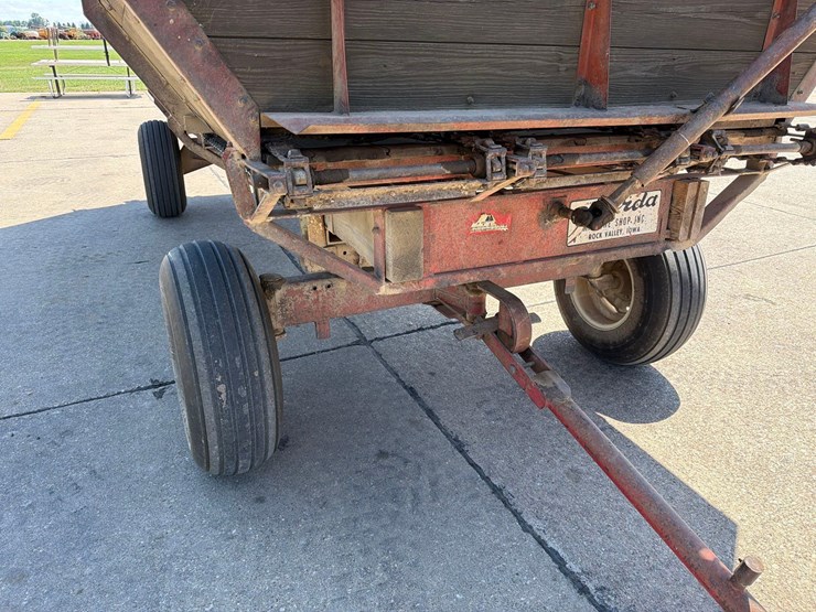 roorda-16ft-rear-unload-silage-wagon-image-14