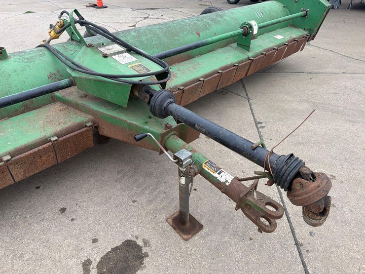 john-deere-220-image-11