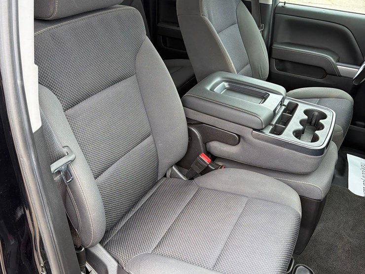 2018-chevrolet-1500-image-46