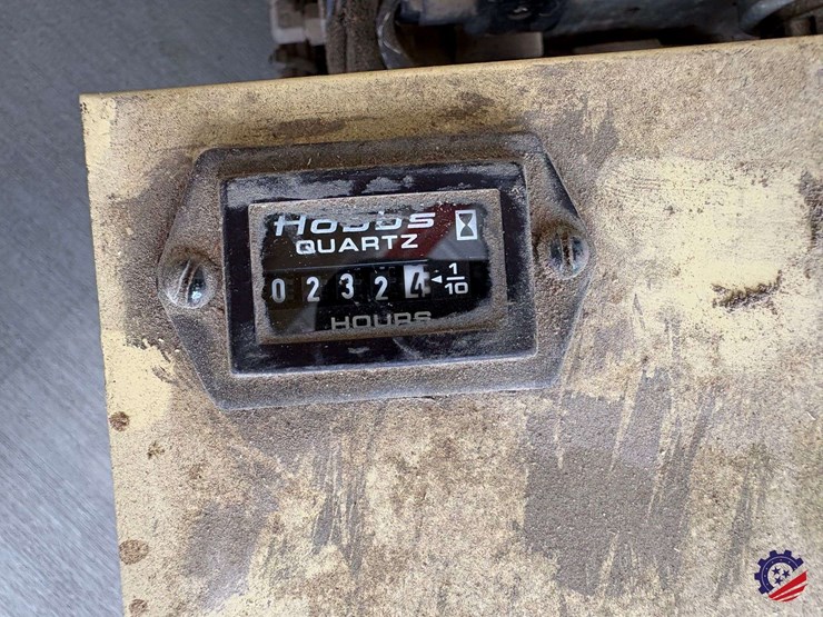 2001-jlg-2032e2-image-28