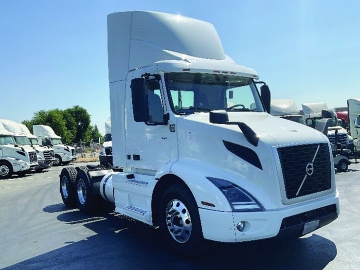 2020-volvo-vnr300-image-1