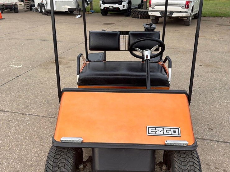 1987-ez-go-gas-golf-cart-image-2