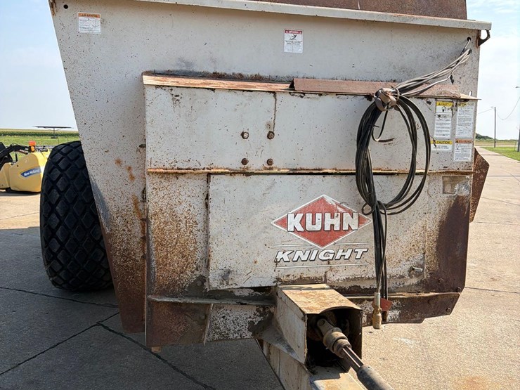kuhn-knight-8140-image-16