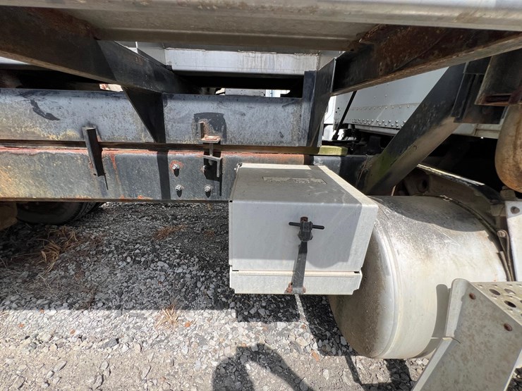 mdhd-freightliner-for-project-or-parts-equipped-with-an-m11-and-an-adams-tender-image-20