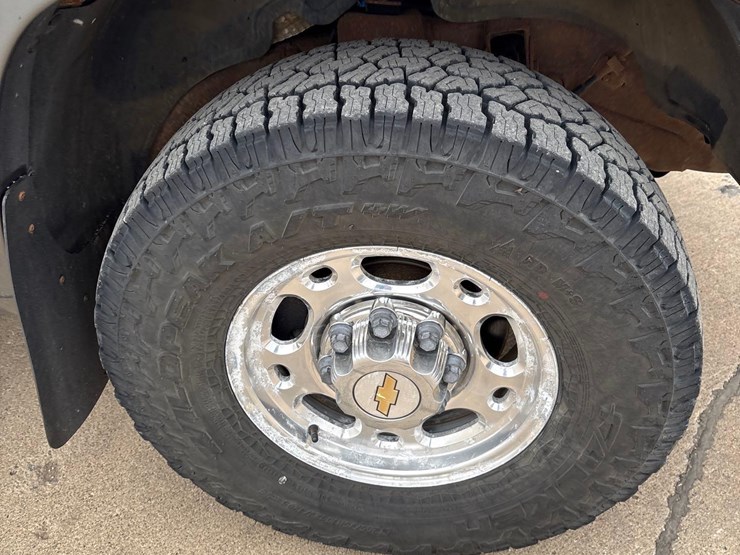 1999-chevrolet-k2500-image-17