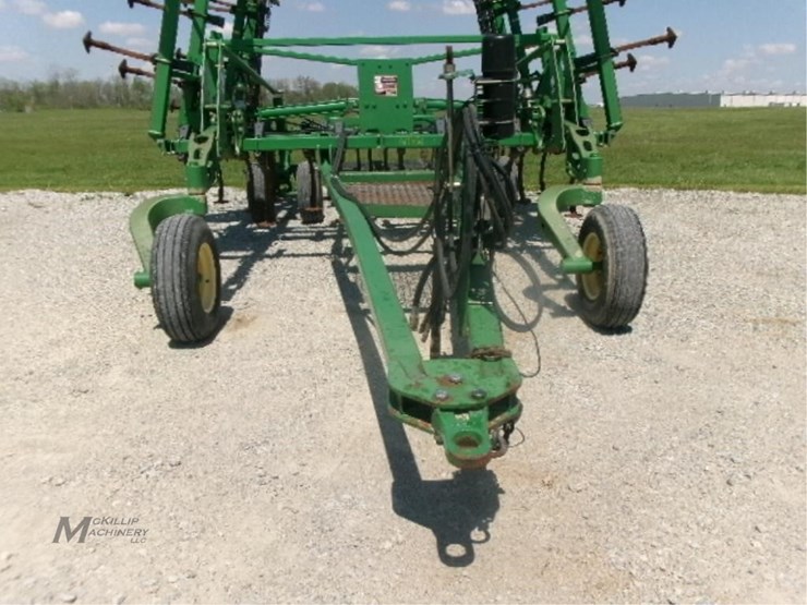 2003-john-deere-2210-image-13
