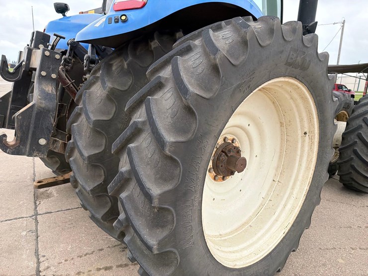 2009-new-holland-t8050-image-21