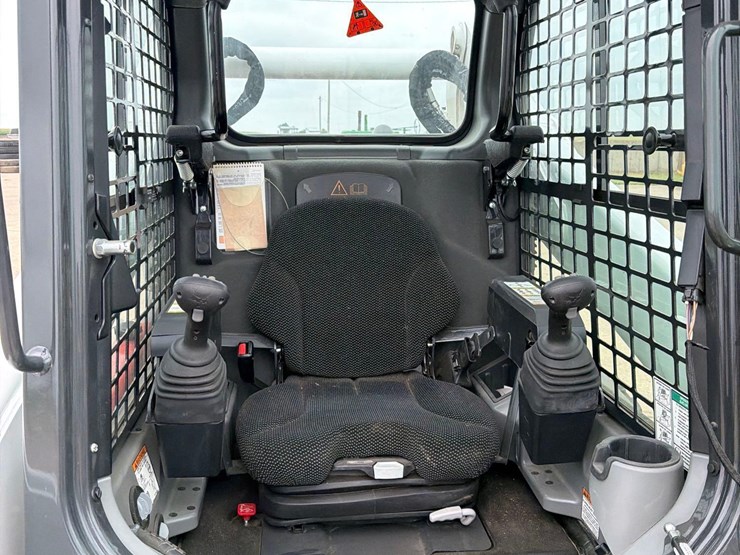 2022-bobcat-s770-image-35