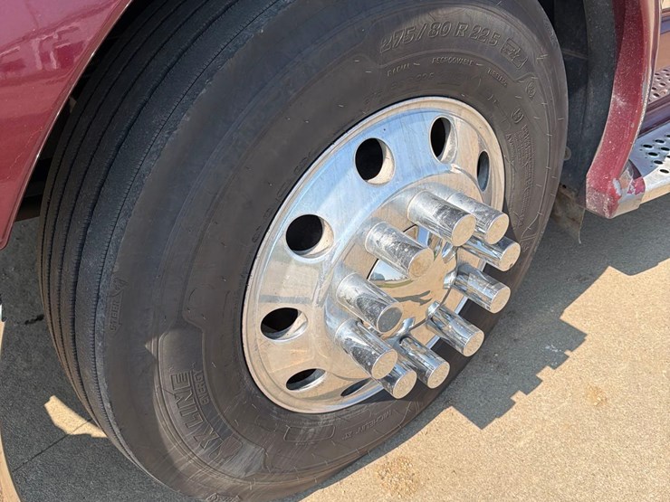 2010-kenworth-t660-image-15