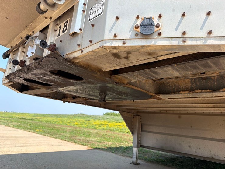 2016-merrit-102"-x-48ft-semi-livestock-trailer-image-84